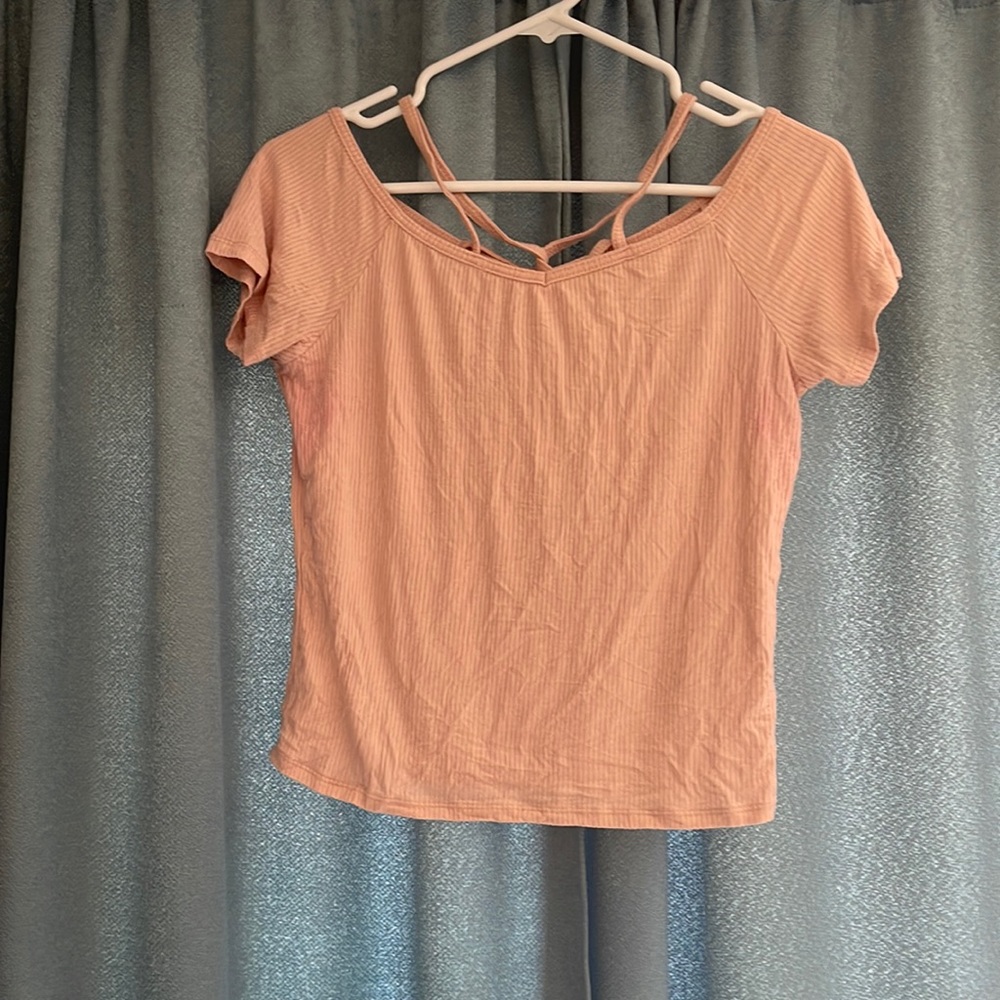 2/$12🎉Garage Off-the-Shoulder Criss Cross Low Crop Top